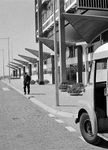 150668 Gezicht op de hoofdingang het N.S.-station Schiedam te Schiedam.N.B. De naam van het station is op 25 mei 1967 ...